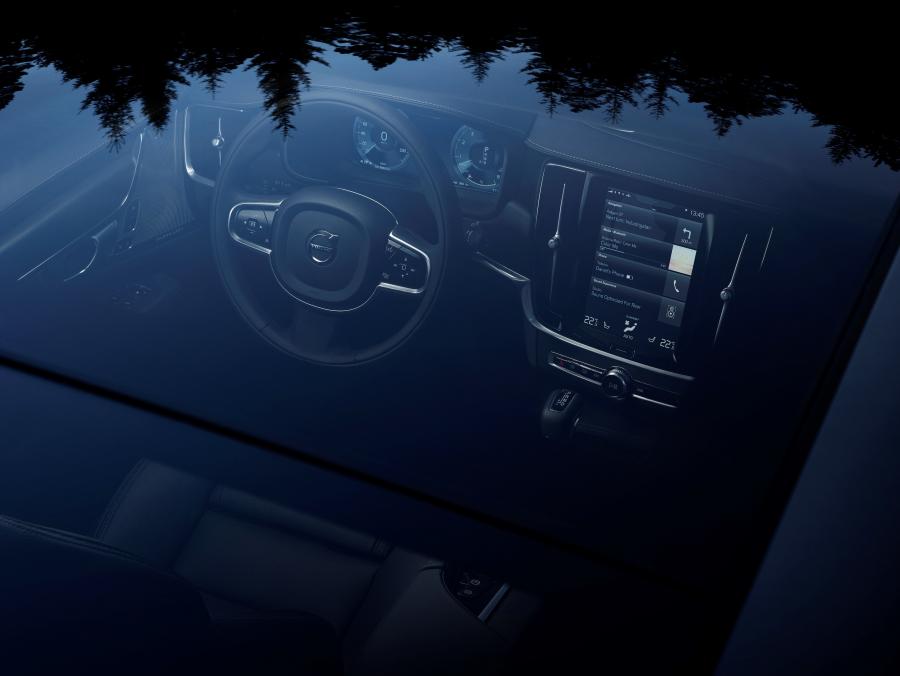 Интерьер Volvo V90 T6 Cross Country 2016 года  (фото 32 из 104)